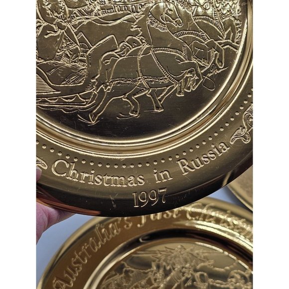Dirilyte Gold Metal Christmas Plates Russia, Portugal & Australia Vintage Rare - Picture 5 of 12